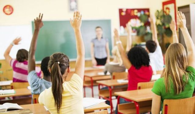 Okullarda 9 Günlük Tatil Bugün Başladı! Milyonlarca Öğrenciyi Bayram ve Ara Tatil Coşkusu Bekliyor