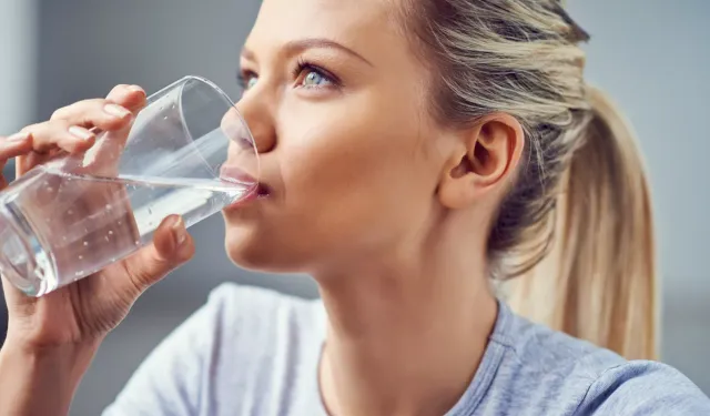 Uzmanlar, su içindeki mikroplastiklerin basit bir yöntemle temizlenebileceğini iddia ediyor