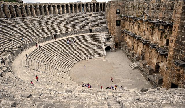 Aspendos tiyatrosunun nerede olduğu, ziyaret saatleri ve bilet fiyatları hakkında merak edilenler