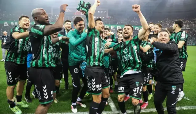 Kocaelispor Süper Lig'e Geri Döndü! 15 Yıl Sonra Tarihi Zafer