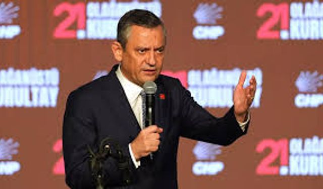CHP’de Yargı Krizi: Olağanüstü Kurultay İçin İptal Davası Açıldı, Özel’in Görevden Uzaklaştırılması Talep Edildi
