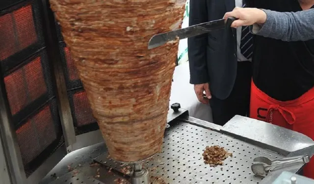 Karaman'da Tavuk Döner Skandalı: 5 Öğrenci Hastanelik Oldu