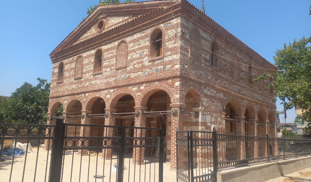 Bursa Özlüce'nin Tarihi Kilisesi Camiye Dönüştü: İlk Cuma Namazı tarihi!