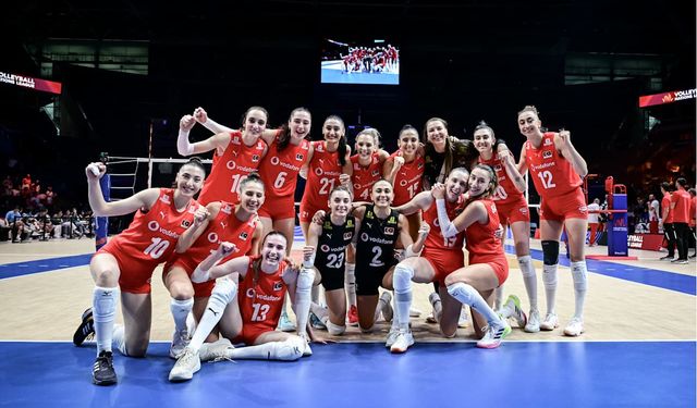 Filenin Sultanları'ndan Çin karşısında muhteşem zafer! VNL 2025'te 4’te 4 yaptılar