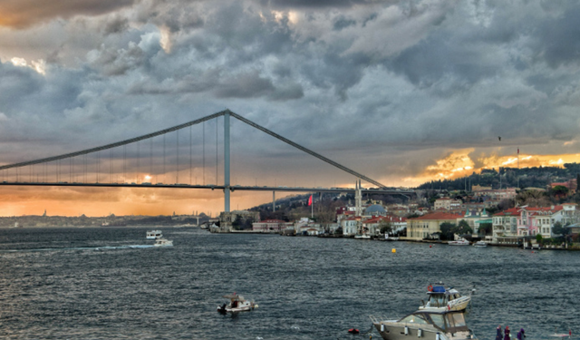 Boğaz Geçiş Ücretlerine %15 Zam: 1 Temmuz'da Yürürlüğe Giriyor!