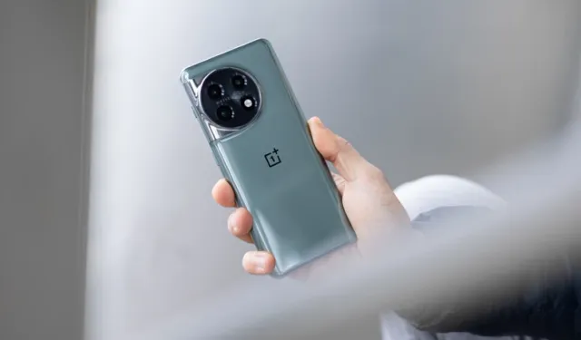 OnePlus 15 Geliyor! Yeni Amiral Gemisi Titanyum Çerçeve ve Gelişmiş Soğutmayla Donatılıyor