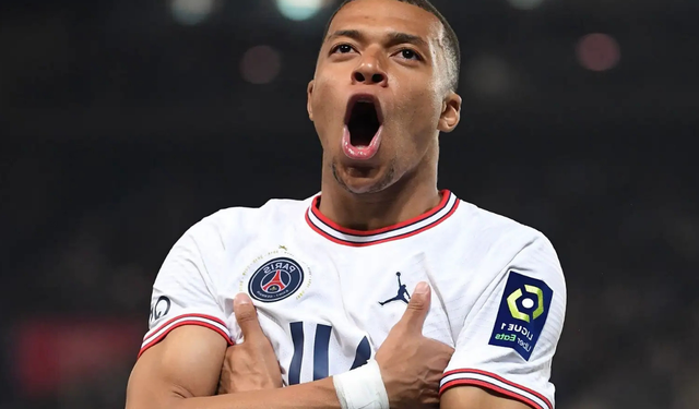 Real Madrid Duyurdu: Kylian Mbappé Hastaneye Kaldırıldı!