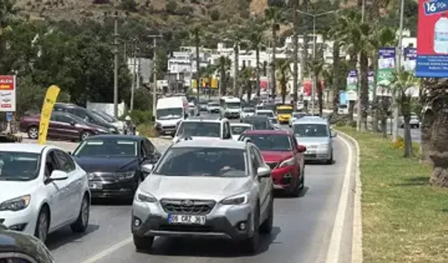 Tatilciler Yola Çıktı! Kurban Bayramı Dönüş Yoğunluğu Başladı