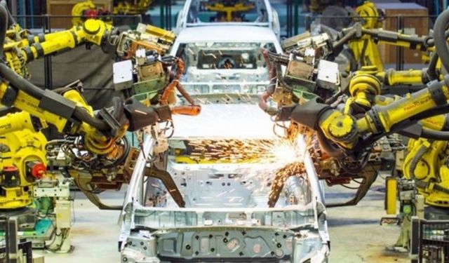 Avtovaz Üretim Günlerini Azaltmayı Planlıyor: Yüksek Faiz ve İthal Rekabeti Baskı Yaratıyor