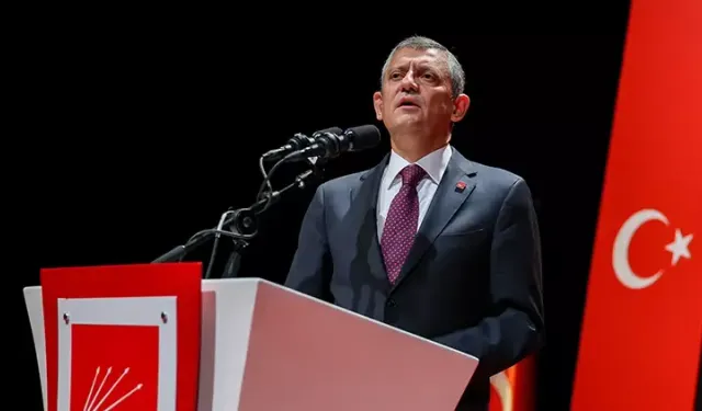 Özgür Özel CHP’li Belediye Başkanlarıyla Genel Merkez’de Buluştu