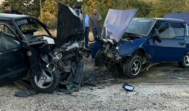 Bursa Mustafakemalpaşa'da Trafik Kazası: 1 Ölü, 3 Yaralı