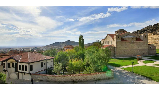 Eskişehir Sivrihisar: UNESCO'dan Tarihe, 17 Gezilecek Yer ve Lezzet Durakları Rehberi