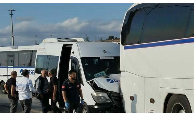 Bursa Gemlik'te Zincirleme Kaza: İşçi Servisleri ve Tır Çarpıştı, 9 Yaralı Hastanede!