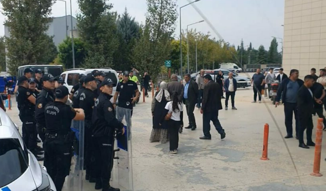 Bursa İnegöl'de Korkunç Silahlı Kavga: 1 Ölü, 2 Yaralı!