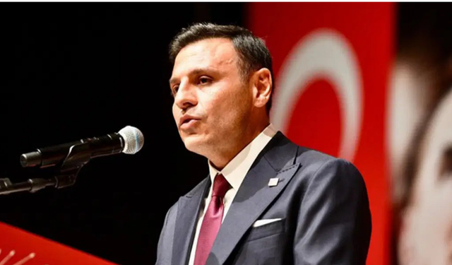 CHP İstanbul'da Kriz Sona Erdi: Özgür Çelik Mazbatasını Aldı!