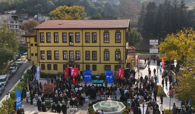 Alev Alatlı Şehir, Düşünce ve Sanat Merkezi açıldı