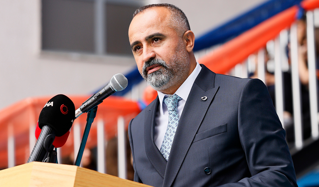 ARENA EĞİTİM KURUMLARI'NDAN BİLİNÇLİ EBEVEYNLİĞE BÜYÜK DESTEK: "ANNE BABA OKULU" 8 KASIM'DA BAŞLIYOR