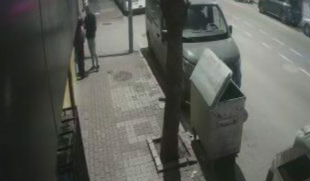 BURSA'DA DEHŞET ANLARI: Pompalı Tüfekle İş Yerini Kurşunladı!