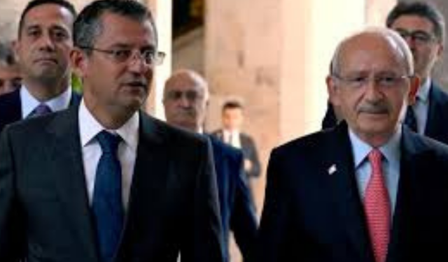 CHP'DE YENİ DÖNEMİN KADROSU: ÖZGÜR ÖZEL'İN PARTİ MECLİSİ ANAHTAR LİSTESİ BELLİ OLDU