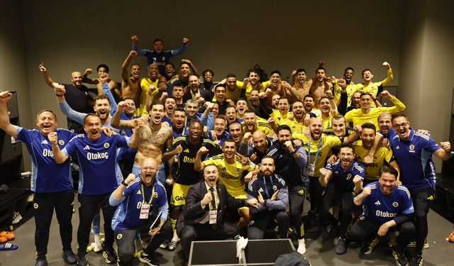 NEFES KESEN DERBİDE TARİH YAZILDI: Fenerbahçe, 2-0'dan Geri Gelip Beşiktaş'ı Yıktı! (3-2)