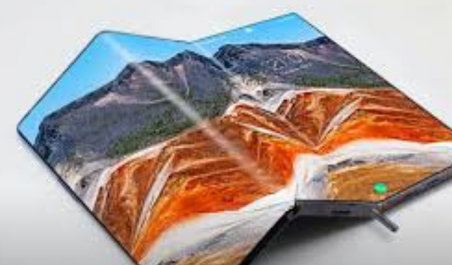 SAMSUNG'UN ÜÇ KATLANABİLİR TELEFONU GALAXY Z TRİFOLD'UN FİYATI DÜŞÜŞTE Mİ? BEKLENTİLER DEĞİŞİYOR!