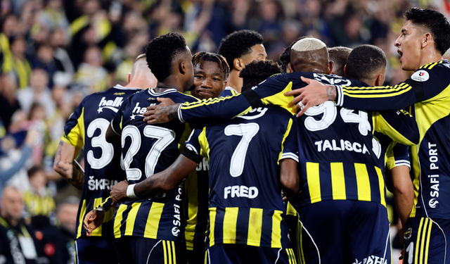 ZİRVE TAKİBİ DEVAM: Fenerbahçe, Kayserispor'u 4 Golle Geçti!