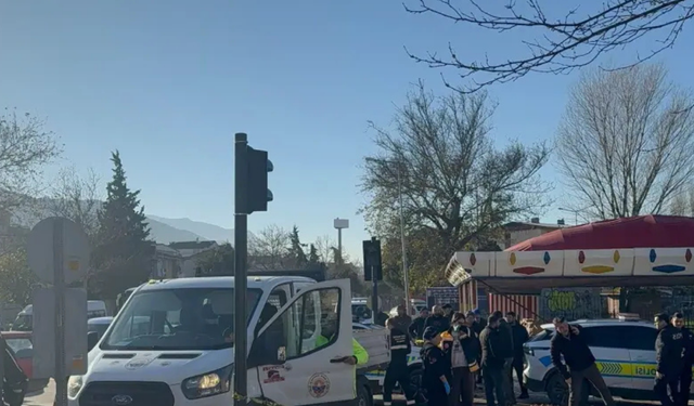 Bursa’da Feci Kaza: Bisiklet Sürücüsü Kamyonun Altında Kaldı!