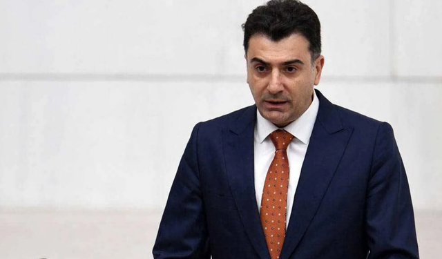 CHP Parti Sözcüsü Zeynel Emre Kimdir? Hayatı, Eğitimi ve Siyasi Kariyeri