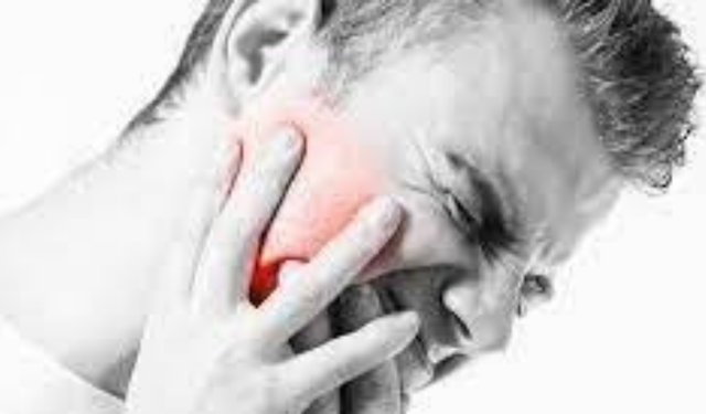 Diş Ağrısını Anında Kesen İlaçlar Nelerdir? Eczane ve Evde Acil Çözümler