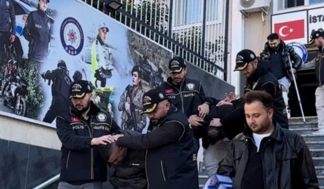 İstanbul'da Yeni Nesil Çetelere Dev Operasyon! Kadın Tetikçi Ayrıntısı Kan Dondurdu: İş Yeri Kurşunlayıp Haraç İstediler