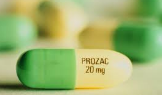 Prozac Nedir? Ne İşe Yarar? Prozac Yan Etkileri ve Kullanım Rehberi (2026)