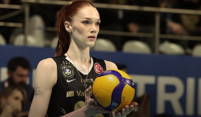 SULTANLAR LİGİ'NDE NEFES KESEN DERBİ! VakıfBank, Fenerbahçe Opet'i 5 Sette Mağlup Etti! Liderlik Yarışında Kritik Galibi