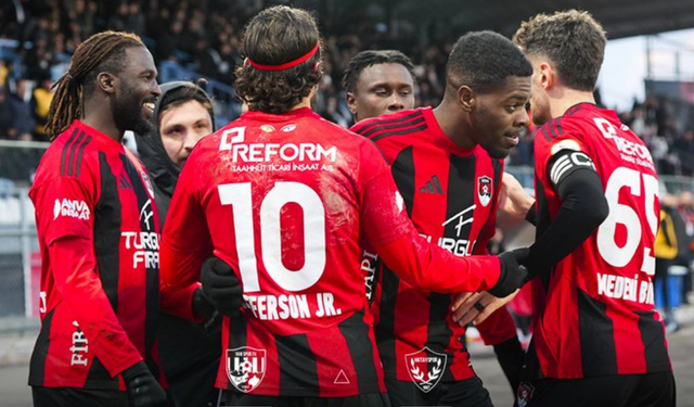 Vanspor FK Fırtınası! Hatayspor Karşısında İlk Yarıda Müthiş Skor