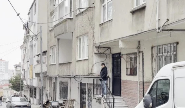 İSTANBUL BAĞCILAR'DA FACİA: Aynı Evde 3 Kişi Hayatını Kaybetti! Ekipler Eve Balkondan Girdi