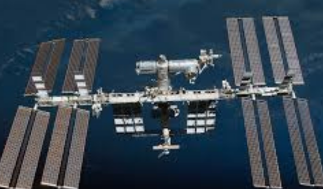 Uzay İstasyonu Nedir? Dünyadan Kaç KM Uzakta ve İçinde İnsan Yaşıyor mu?