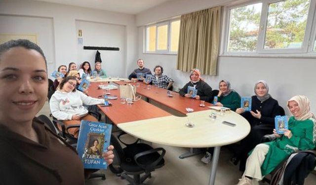 İnegöl'de Öğretmenler 'Gece Açan Çiçekler' Kitabını Değerlendirdi