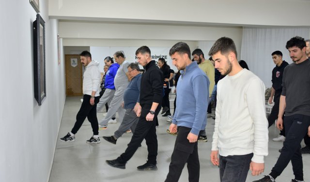 Karacabey'de Yetişkin Halk Oyunları Kursu Başladı