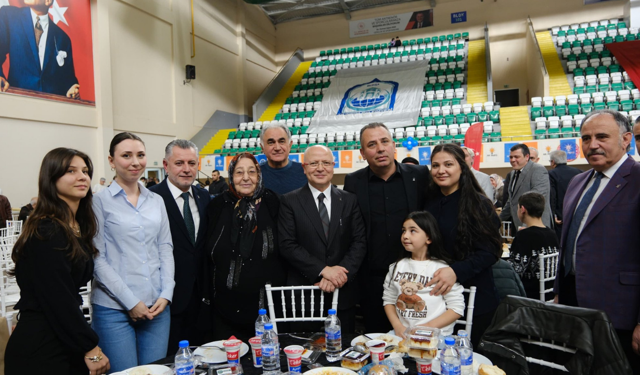 AK Parti Bursa İl Başkanı Davut Gürkan Teşkilat Vefa İftarına Katıldı