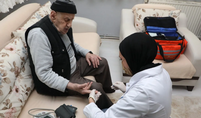 Anahtar Parti’den evde bakım yapanlar için emeklilik hakkı önerisi