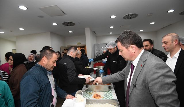 Bursa'da Ramazan Coşkusu: Demirtaş Mahallesi'nde İftar