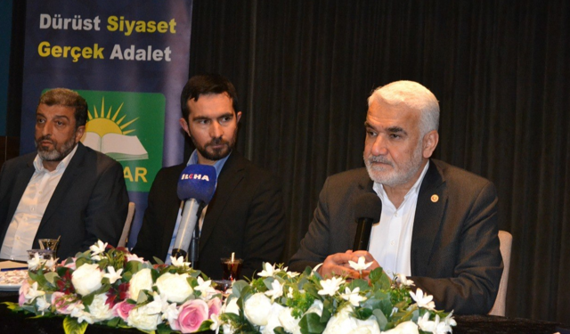 HÜDA PAR Genel Başkanı Zekeriya Yapıcıoğlu, Bursa İftar Programına Katıldı