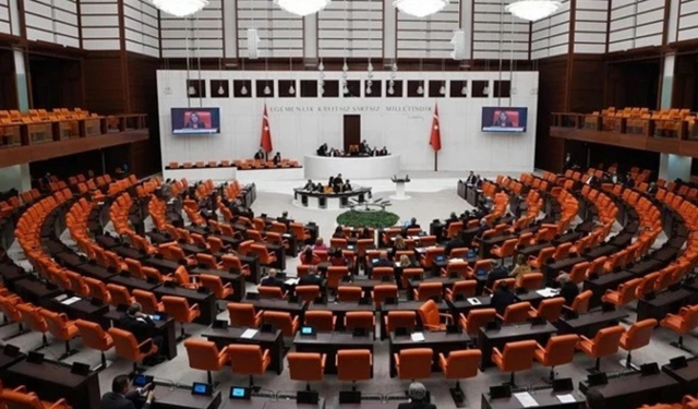Milyonlarca Emekliyi İlgilendiren Torba Kanun TBMM Genel Kurulu'nda: En Düşük Emekli Maaşı Artıyor