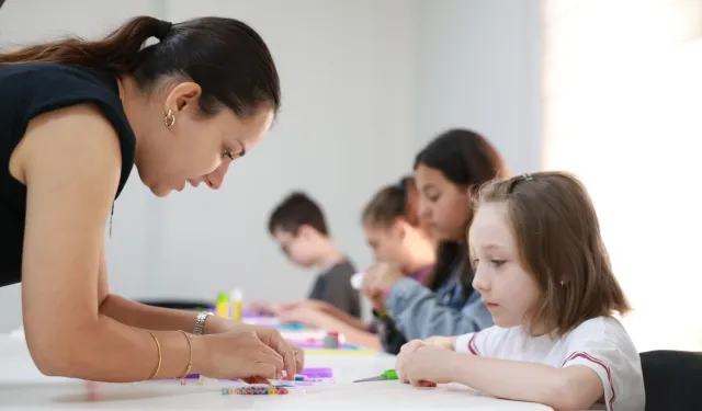 Osmangazi'de Yetenek Evleri Yaz Kulübü Başladı! Çocuklar Yaz Tatilini Üreterek Geçiriyor