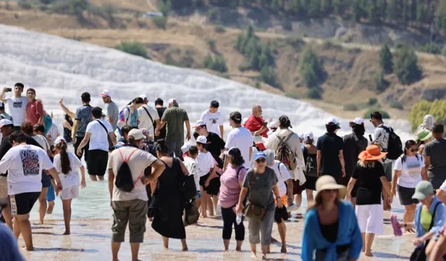 Satranç sporcuları Pamukkale ve Hierapolis'i keşfetti