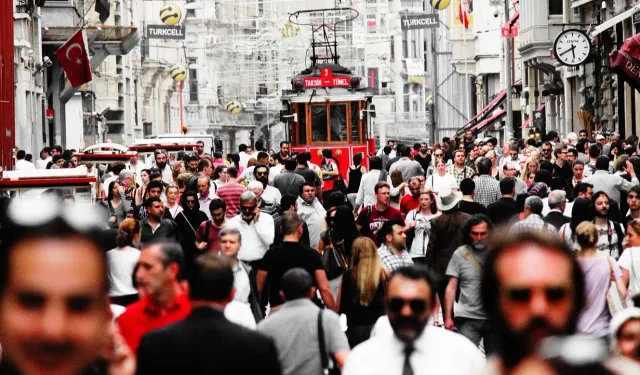 Türkiye'de erkekler 75, kadınlar 80 yıl yaşıyor