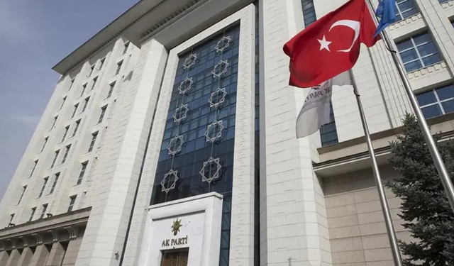 AK Parti'ye Geçen 9 Belediye Başkanı Kimler? CHP, Yeniden Refah ve İYİ Parti'den AK Parti'ye Transfer!