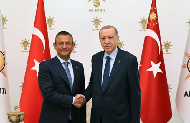 Recep Tayyip Erdoğan, CHP)Genel Başkanı Özgür Özel’i Kabul Etti