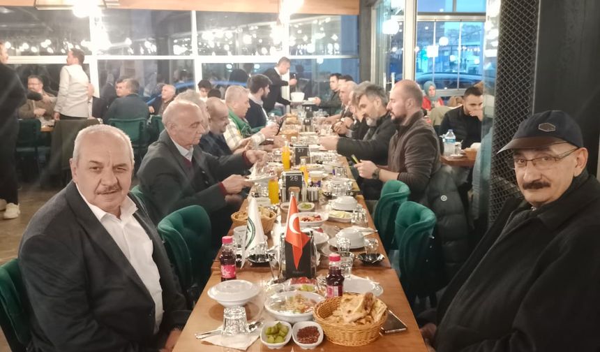 Bursa Konyalılar Derneği Yönetimi iftarda bir araya geldi