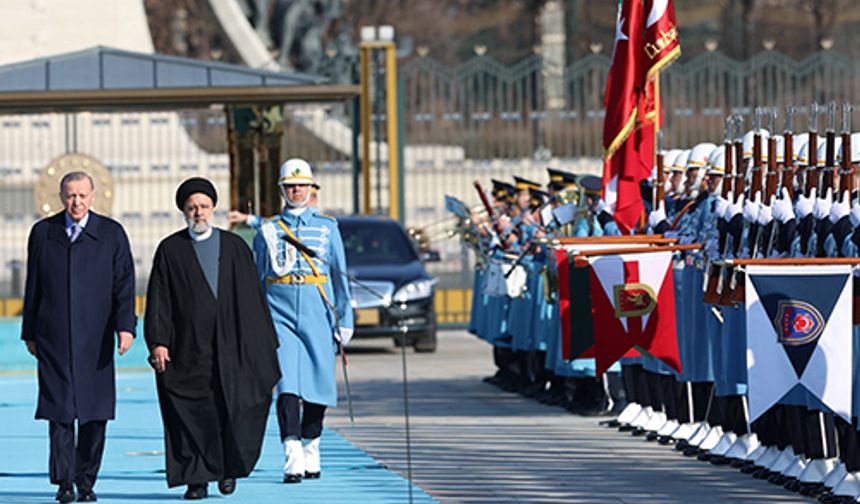 İran Cumhurbaşkanı Reisi Cumhurbaşkanlığı Külliyesinde