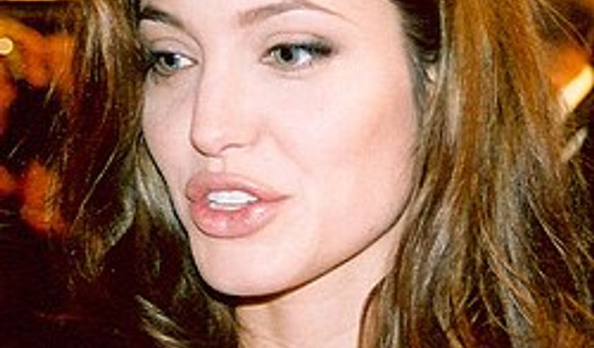 Angelina Jolie'den Gazze Paylaşımı: “Gazze Toplu Mezara Dönüştü”